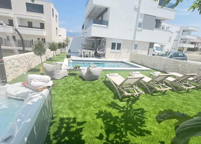 Luxury Apartment Black Pearl Beluga With Private Pool And Jacuzzi