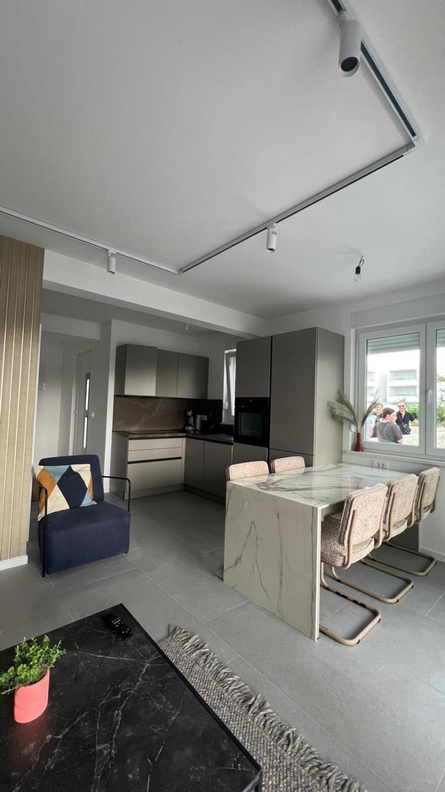 Luxury Black Pearl Beluga With Private Pool And Jacuzzi Apartment Novalja