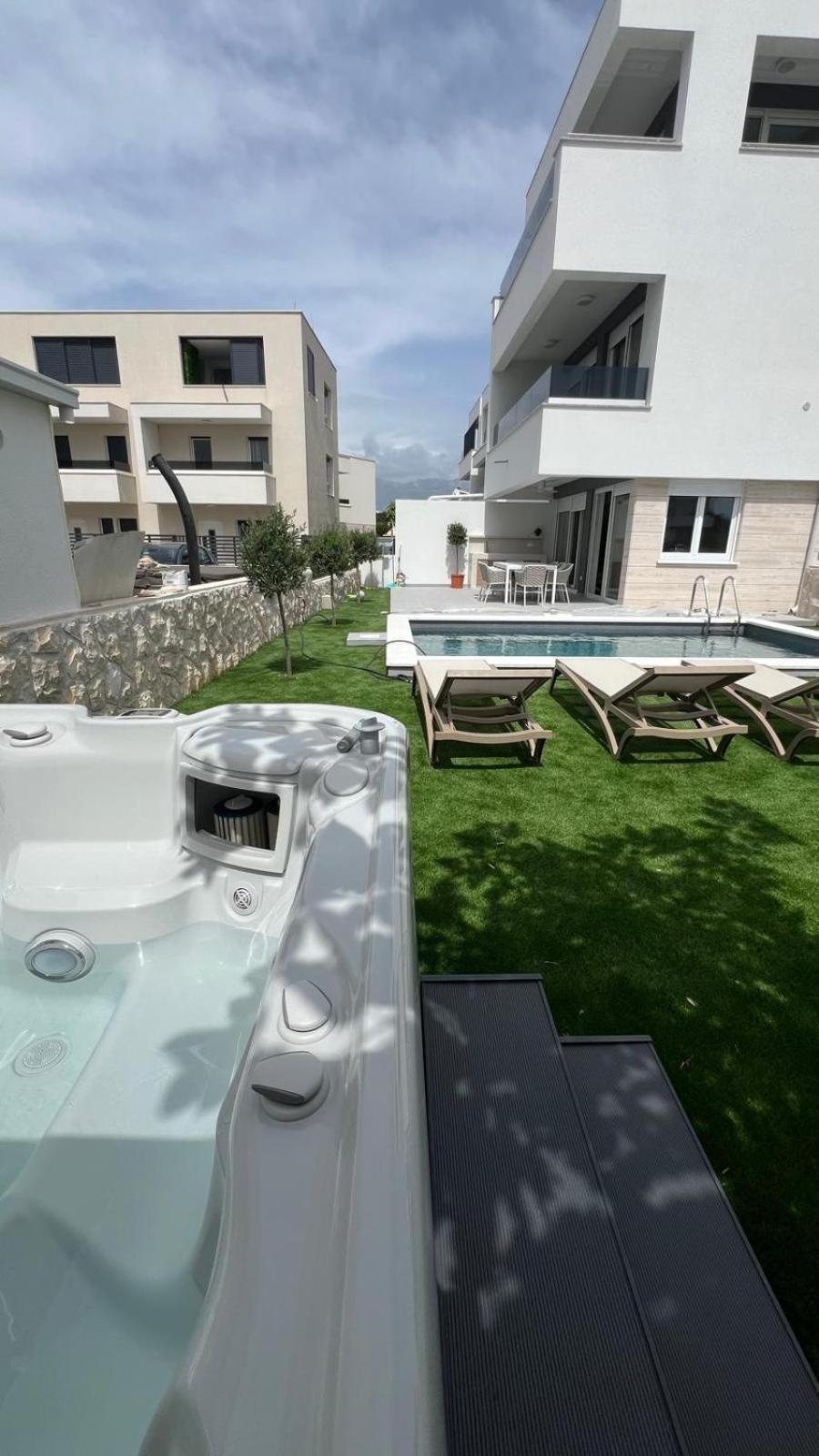 Luxury Black Pearl Beluga With Private Pool And Jacuzzi Apartment *