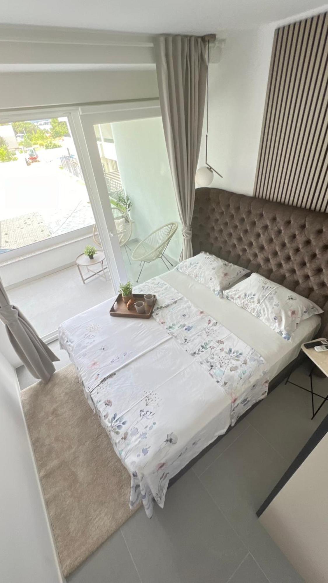 Apartment Luxury Black Pearl Beluga With Private Pool And Jacuzzi Novalja