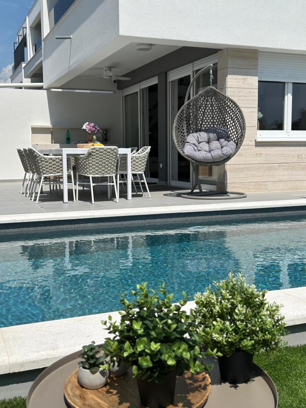 Apartment Luxury Black Pearl Beluga With Private Pool And Jacuzzi *