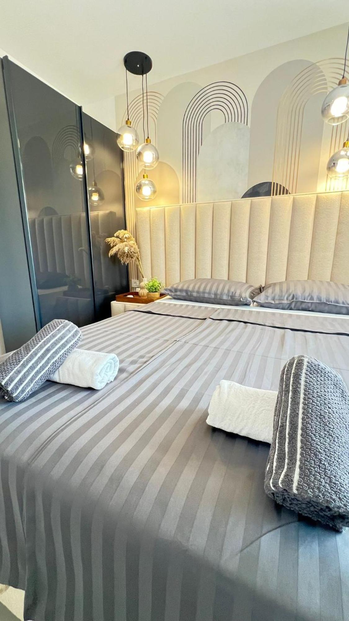 Apartment Luxury Black Pearl Beluga With Private Pool And Jacuzzi *