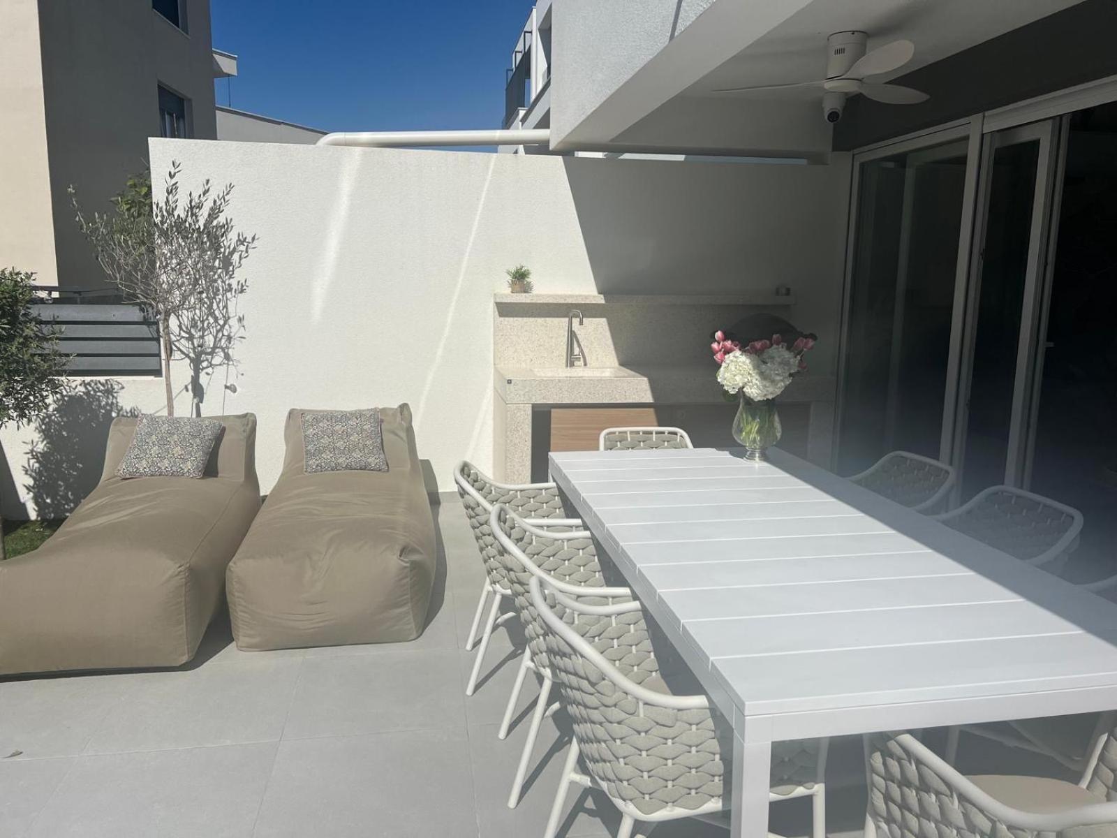 Luxury Black Pearl Beluga With Private Pool And Jacuzzi * Novalja